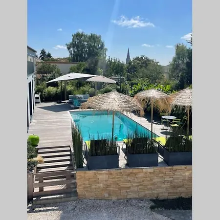 Maison Bois Massif Piscine Privatisee Proche Loire