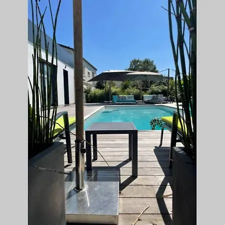 Maison Bois Massif Piscine Privatisee Proche Loire 빌라