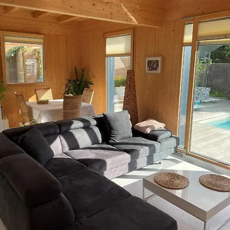 Maison Bois Massif Piscine Privatisee Proche Loire 빌라 *